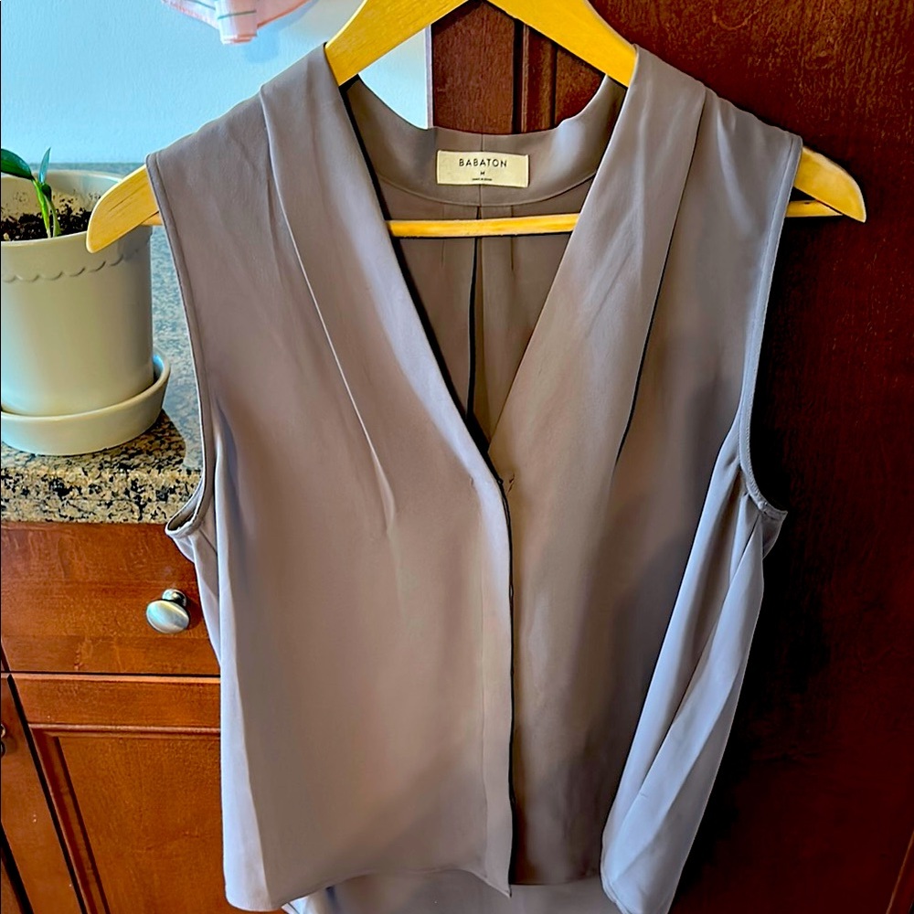 Babaton Women's taupe Sleeveless Top